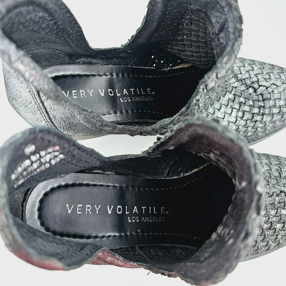 Very Volatile Ankle Bootie 9 Velacruz Metallic Pewter Leather Stacked Heel Woven - Picture 3 of 13